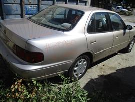 1996 TOYOTA CAMRY DX MODEL GOLD 4 DOOR SEDAN 2.2L AT Z15960